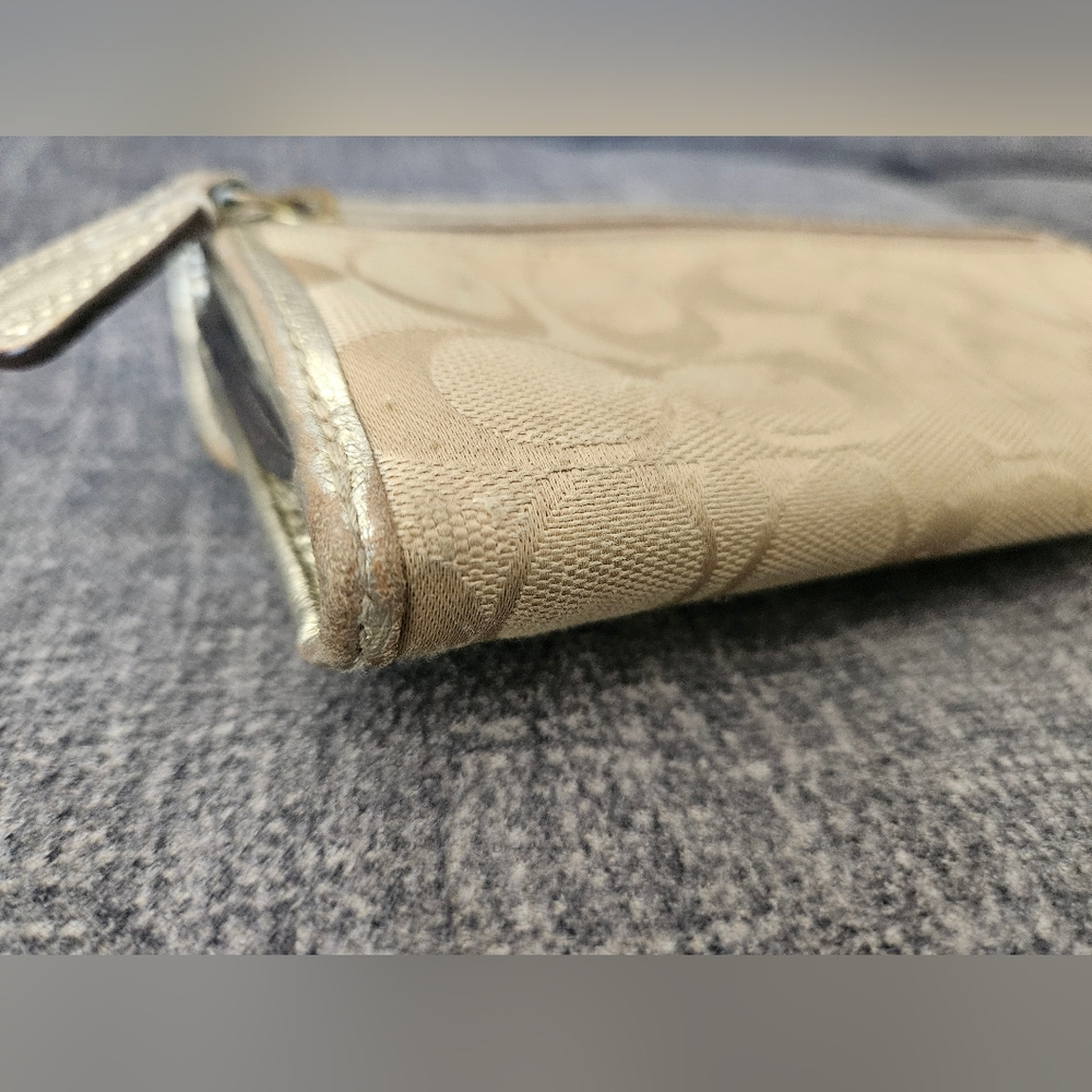 Vintage Coach Soho Signature Flap Buckle Snap Bifold Wallet in gold metallic. - Picture 14 of 15